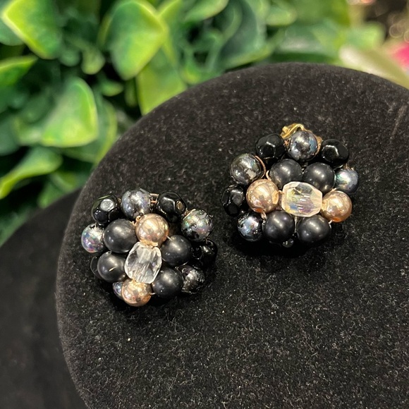 VINTAGE CHICOS/JAPAN NECKLACE & CLIP SET THAT IS CLASSY AND SOOO RICH 💕👏 - Picture 14 of 15